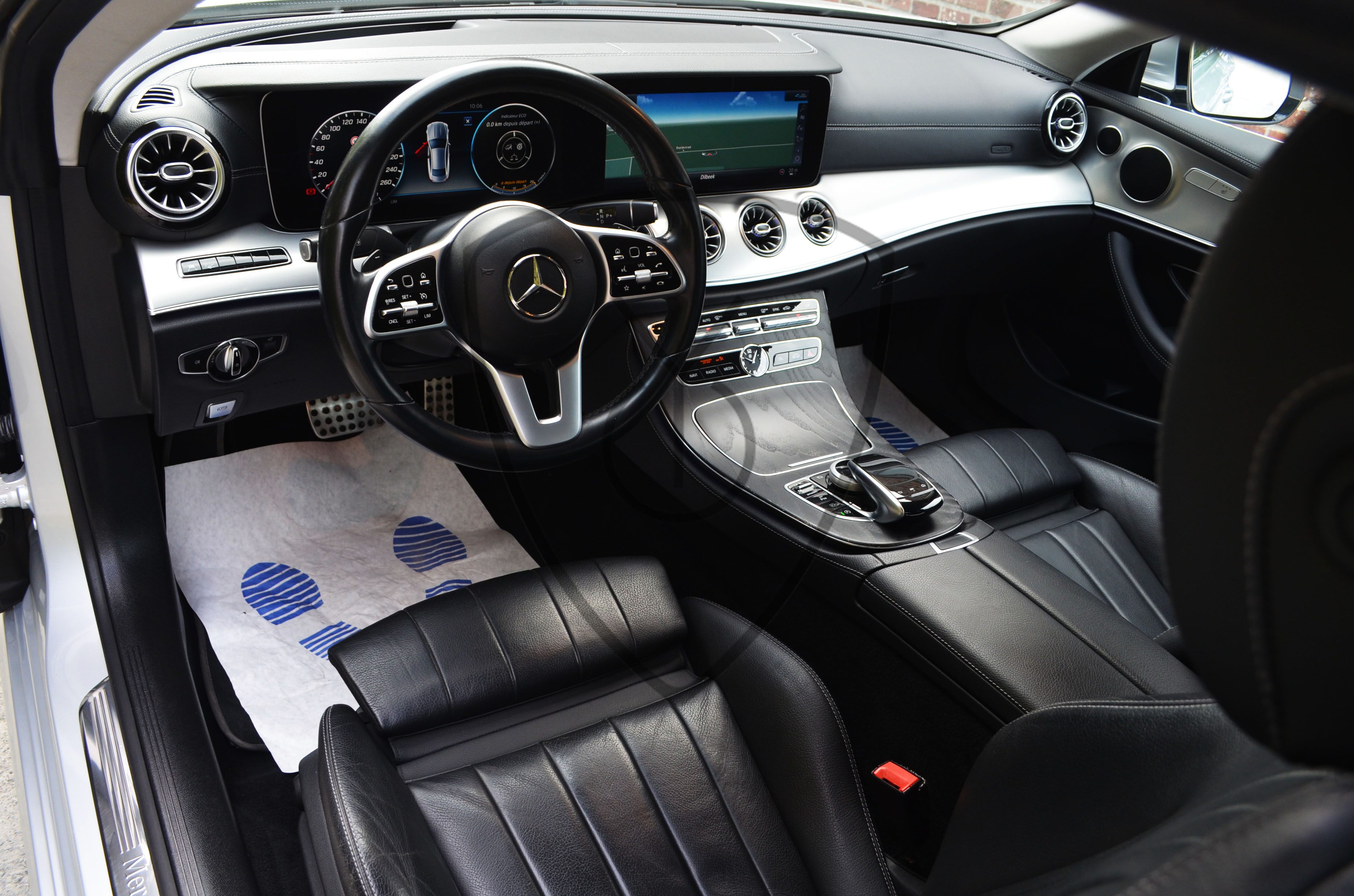 MERCEDES-BENZ-E220 — image 21